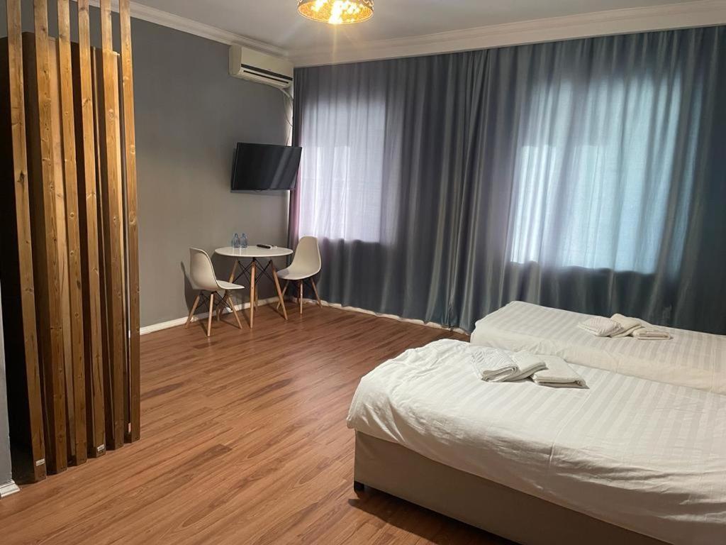 Hotel Mandarin Atiraw Buitenkant foto